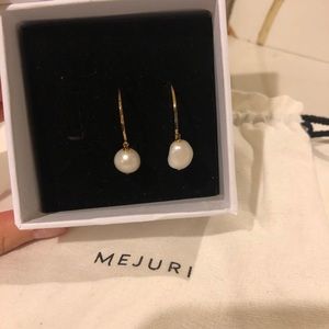 Mejuri Organic Pearl Large Hoops (Tarnished)